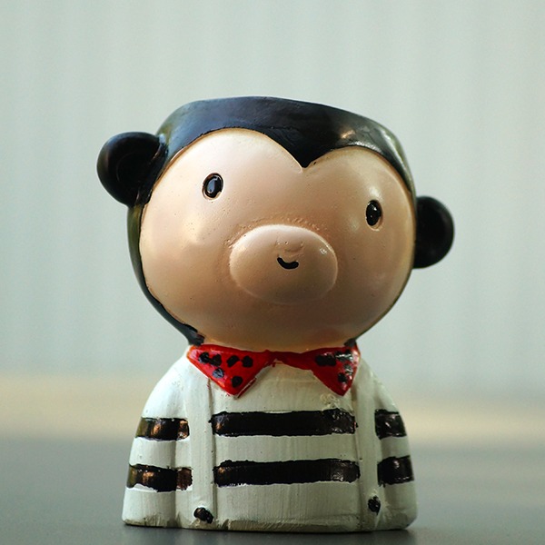 Indoor Resin Boy Bear Planter - Back Garden Nursery