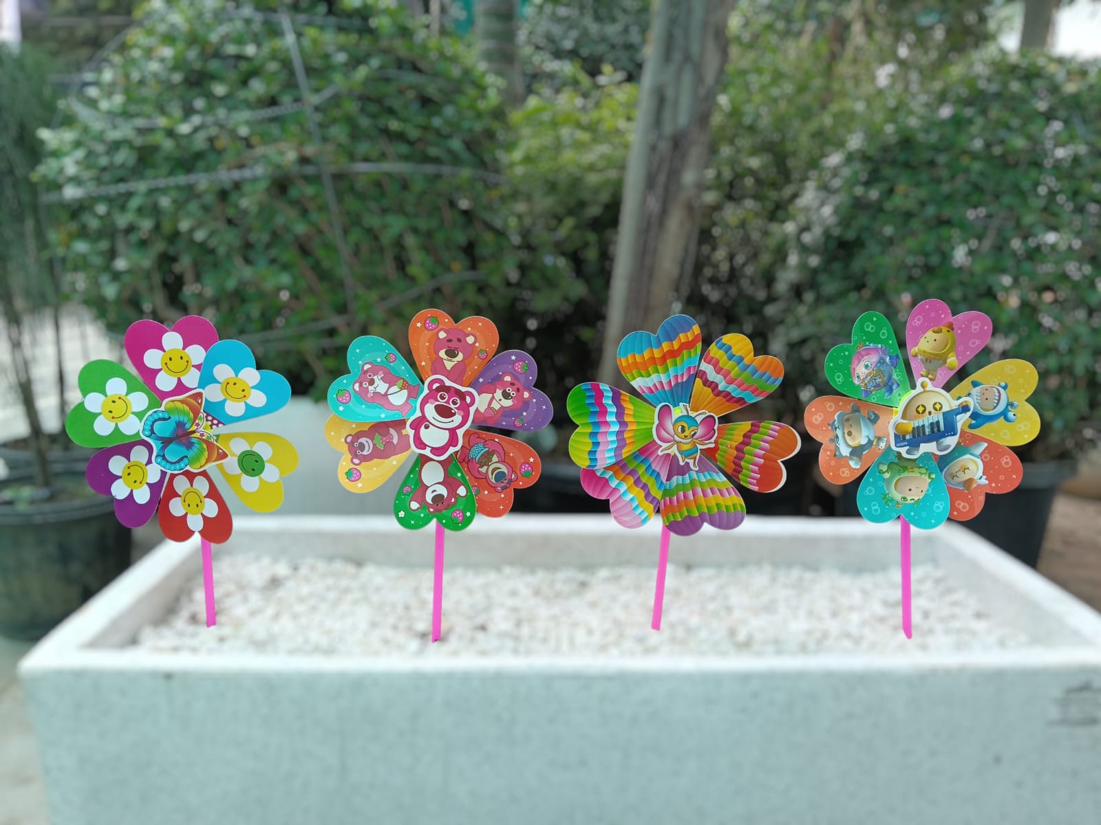 (U) Decorative cartoon Flower Windmill / Colorful Rainbow Windmills for Party Favors and Outdoor Lawn Flower Yard Decoration /Back Garden Nursery