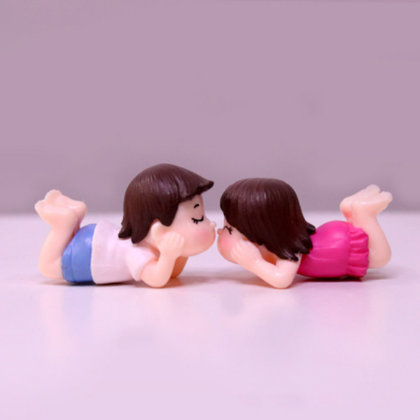 Laying Couple Miniature Garden Toy - Back Garden Nursery