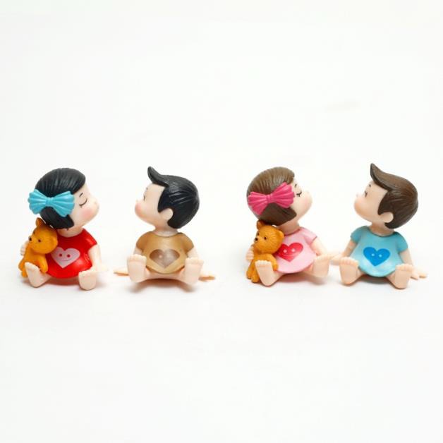 Shy Couple - Couple Miniature - Decor Item - Back garden Nursery