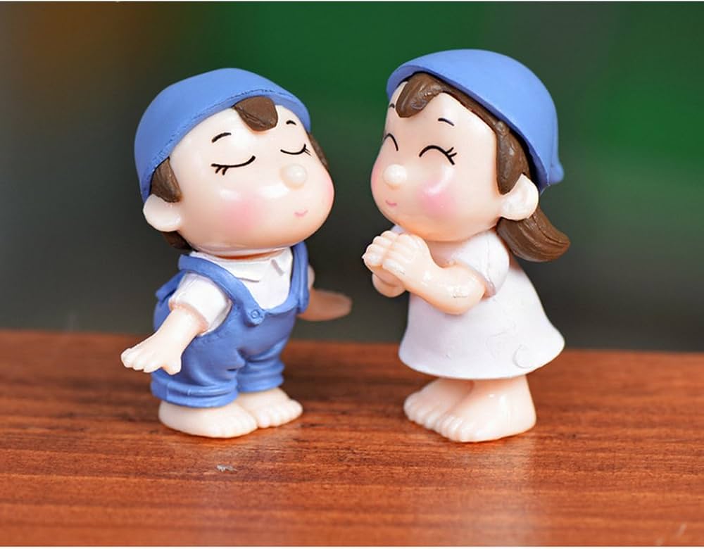 New Blue Hat Couple Miniatures- Back Garden Nursery
