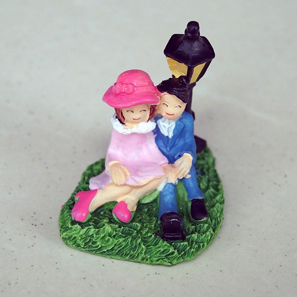 Miniature Happy Couple Fairy Garden Toys - Back Garden Nursery